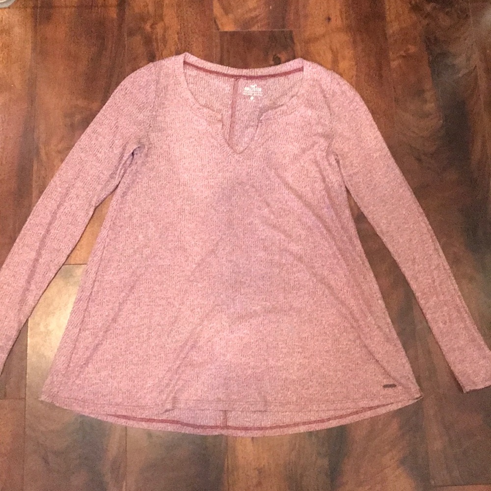 Hollister red knit long sleeve shirt